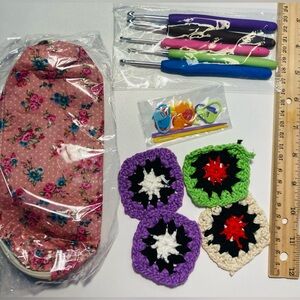NEW Crochet Kit: 5 Hooks. 2 needles, 10 savers, 4 squares + Floral Zipper Pouch